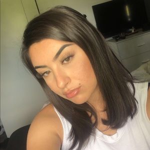 Meet your Posher, Allexia